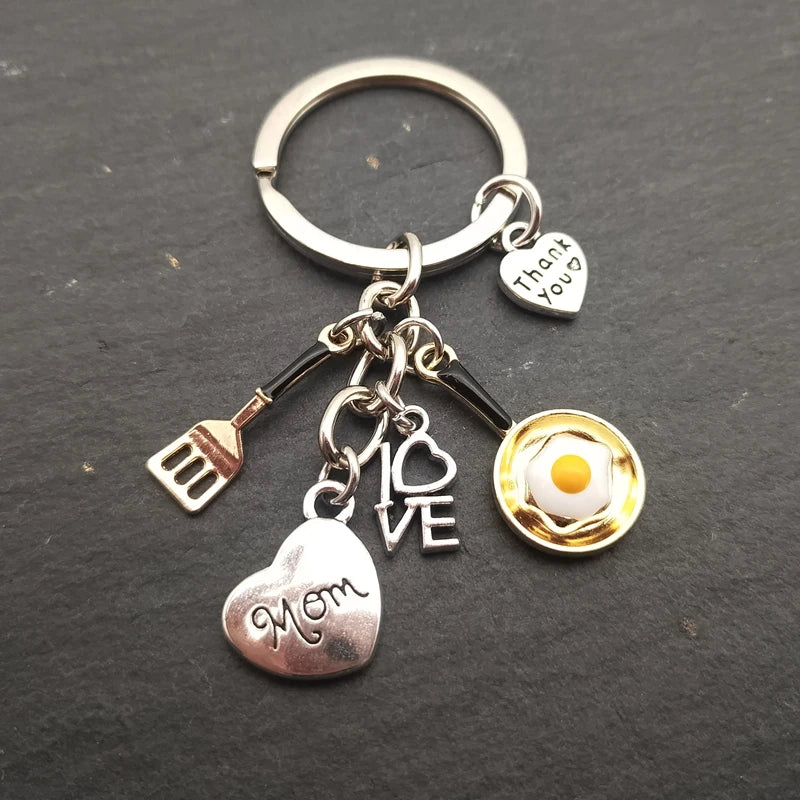 Heart-shaped engraved letter keychain Mother & Father